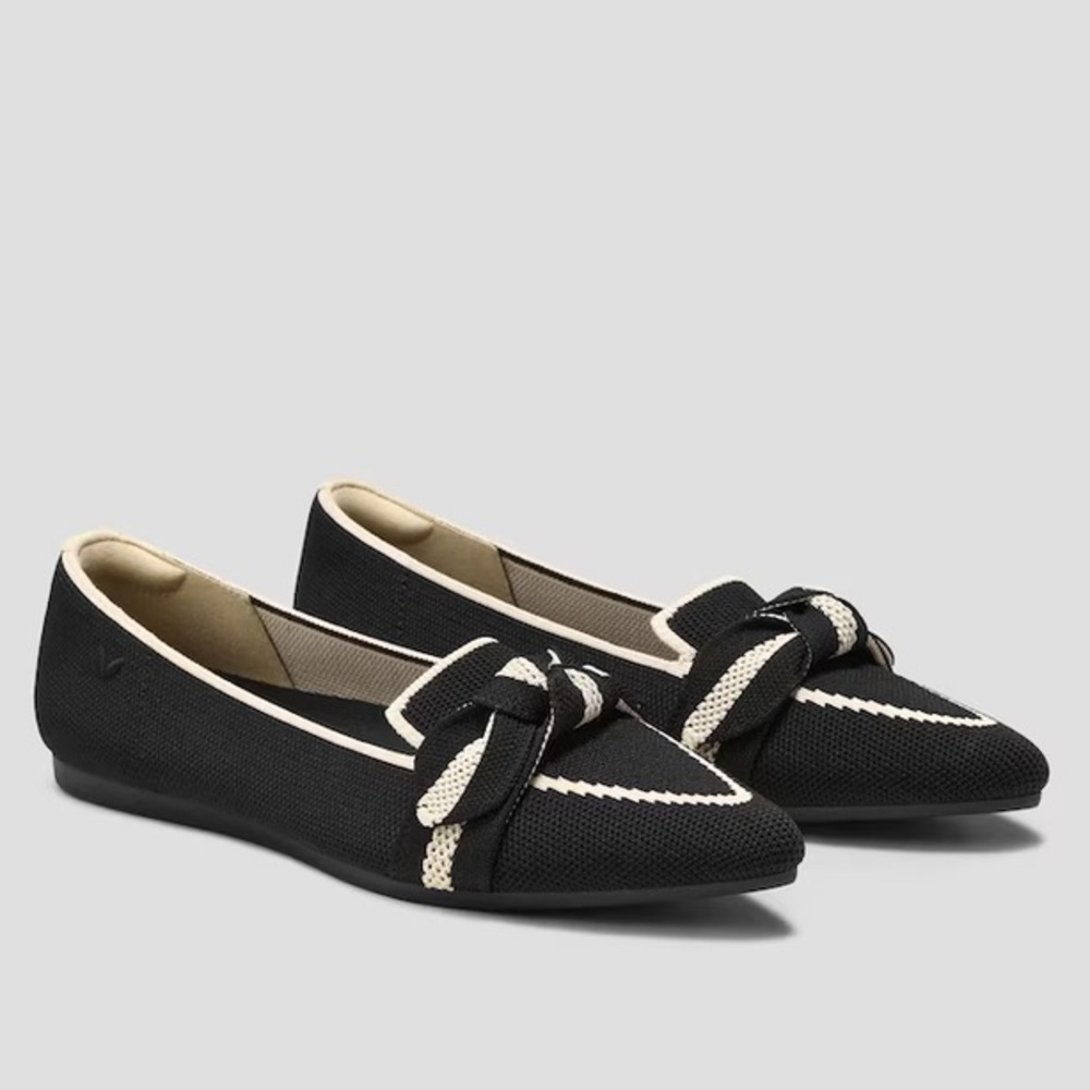 Like new Vivaia Michelle Pointed Toe Bow Loafer Shoes